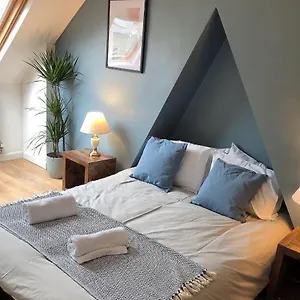  Holiday home Modern 3-bedrooms House With 6 Guests