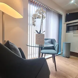  Apartment Centre