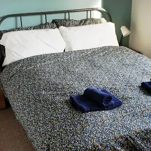 https://entire-house-in-sherwood.hotelsin-nottingham.com