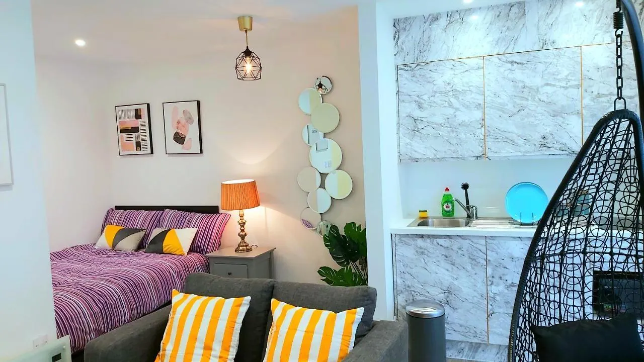Lovely Studio Apartment Sheffield City Centre - Netflix, Wifi, Digital Tv